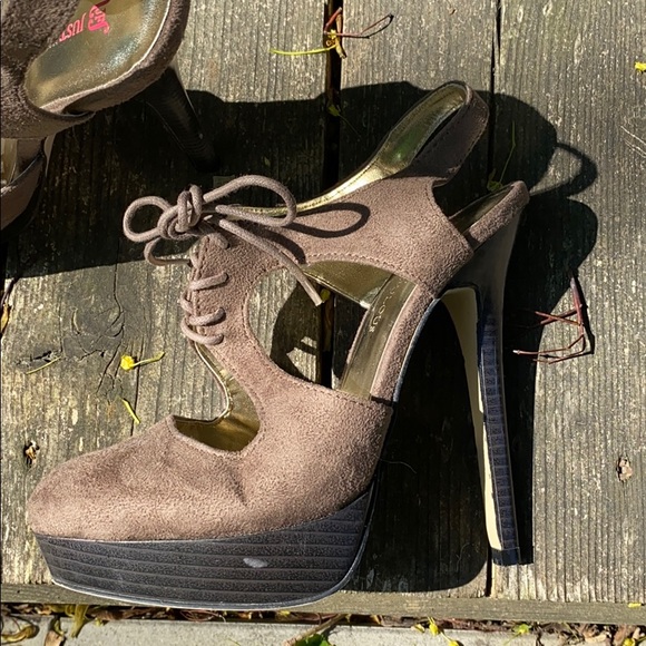 Women’s JustFab tie up heels - Picture 8 of 10